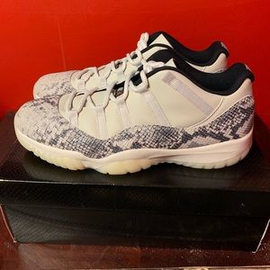 Air Jordan 11 low le snakeskin